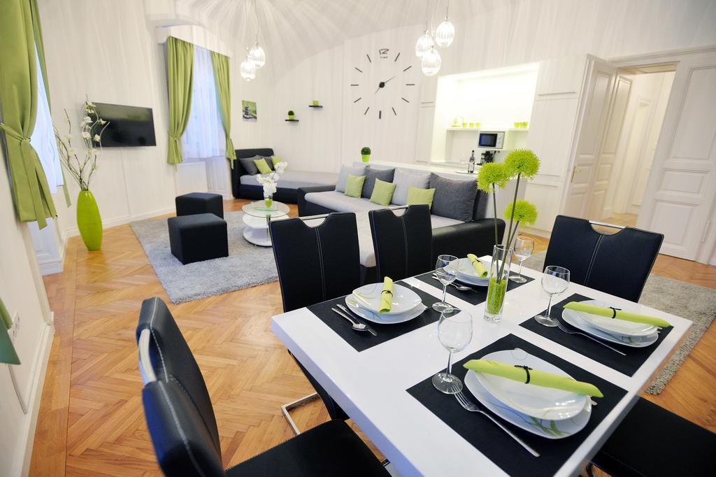 Varkapitany Apartman Eger Exterior photo